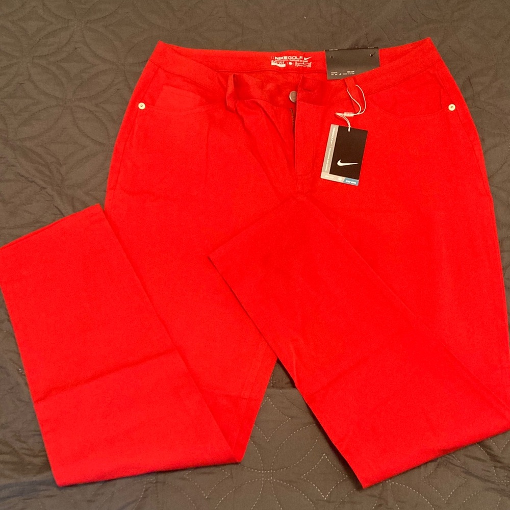 MAKE AN OFFER!
Nike Women’s Bright Red Casual Pants
Comfortable. Brand new.